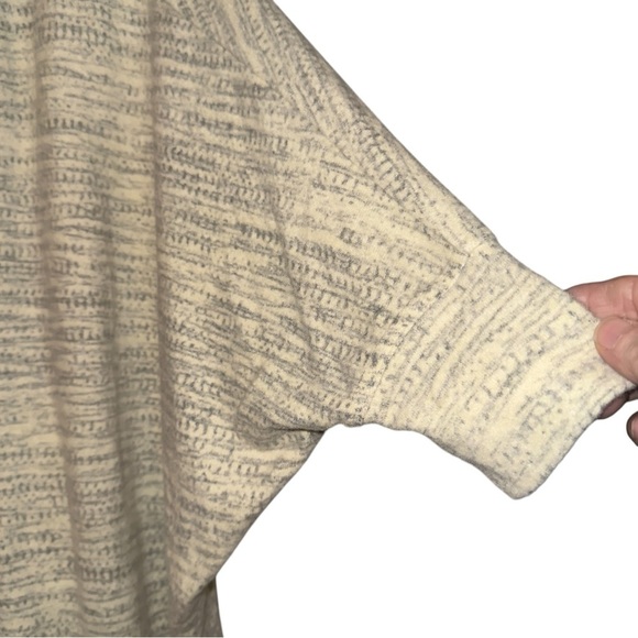 𝐍𝐖𝐓-𝐋𝐔𝐋𝐀𝐑𝐎𝐄 𝐂𝐑𝐄𝐀𝐌 𝐆𝐑𝐀𝐘 𝐎𝐏𝐄𝐍 𝐂𝐀𝐑𝐃𝐈𝐆𝐀𝐍 - Picture 3 of 6